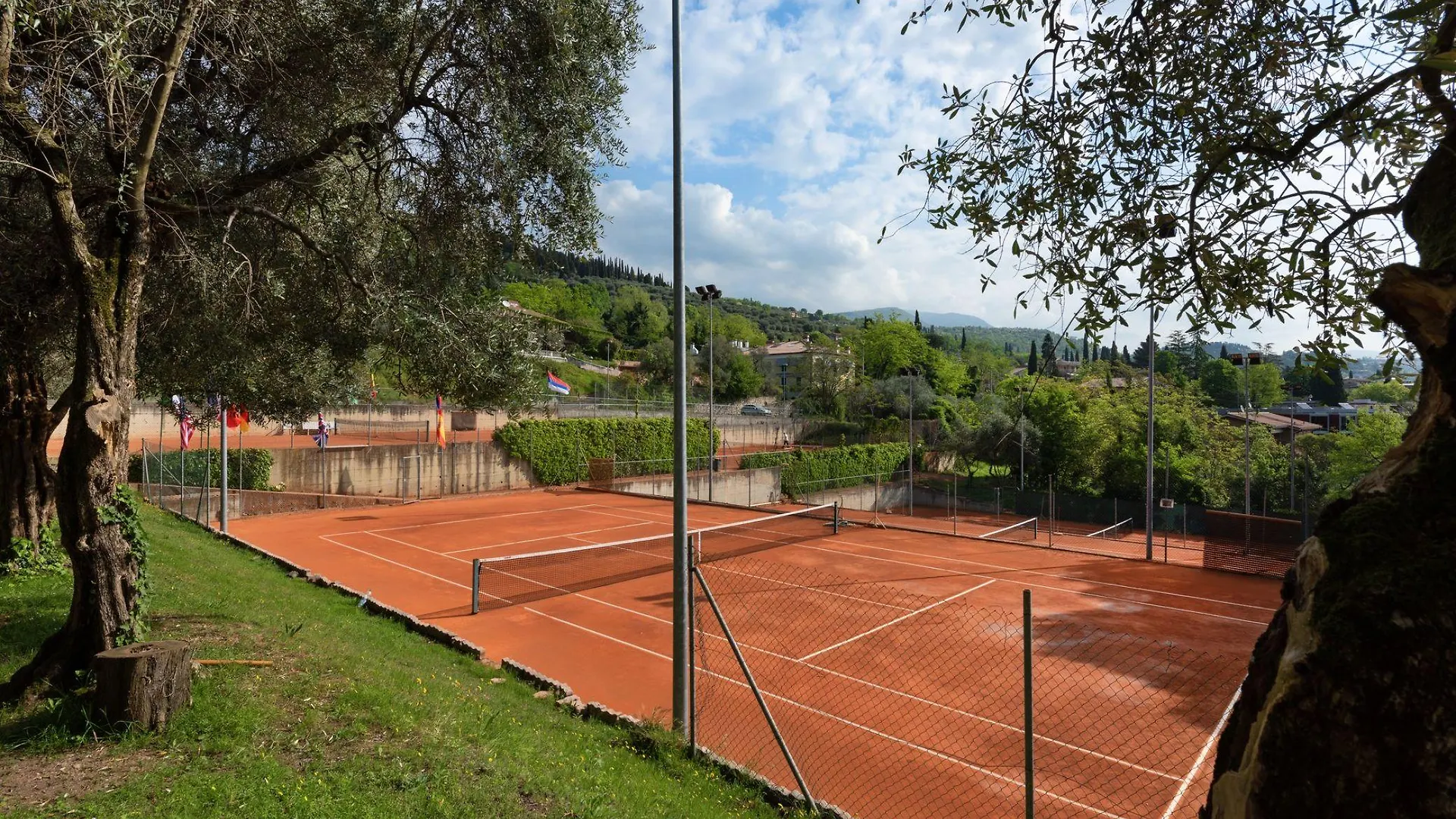 Sporthotel Olimpo Garda  4*, Garda (Verona) Italy