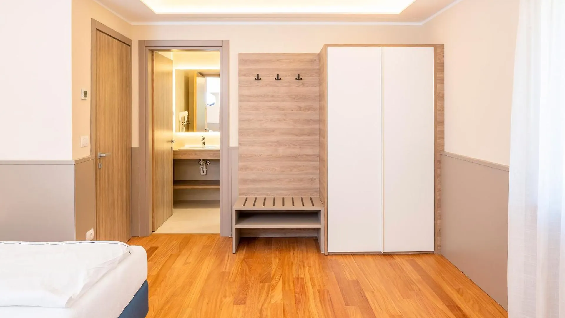 Sporthotel Olimpo Garda  4*, Garda (Verona) Italia