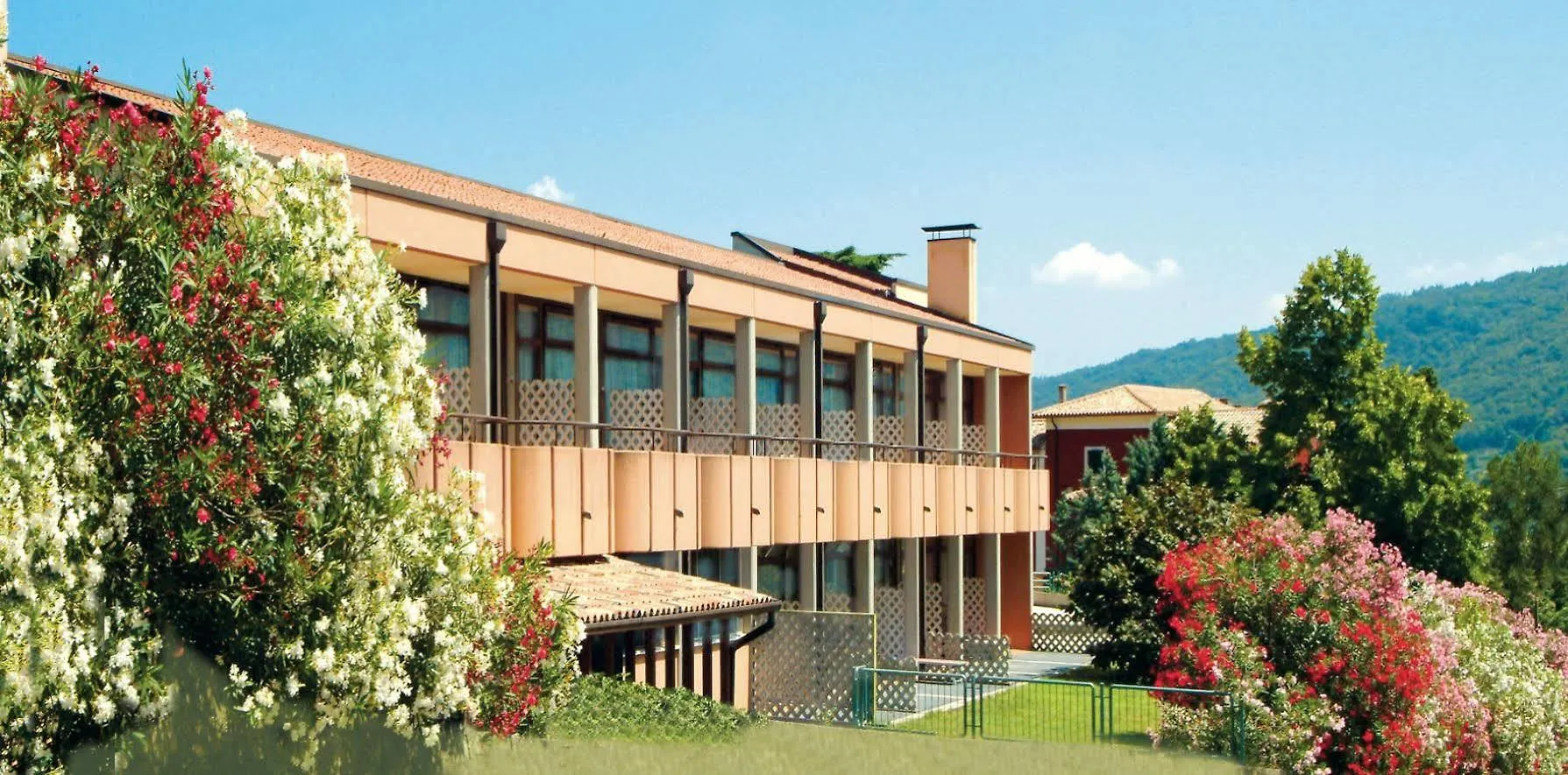 Sporthotel Olimpo Garda  Hotel Garda (Verona)