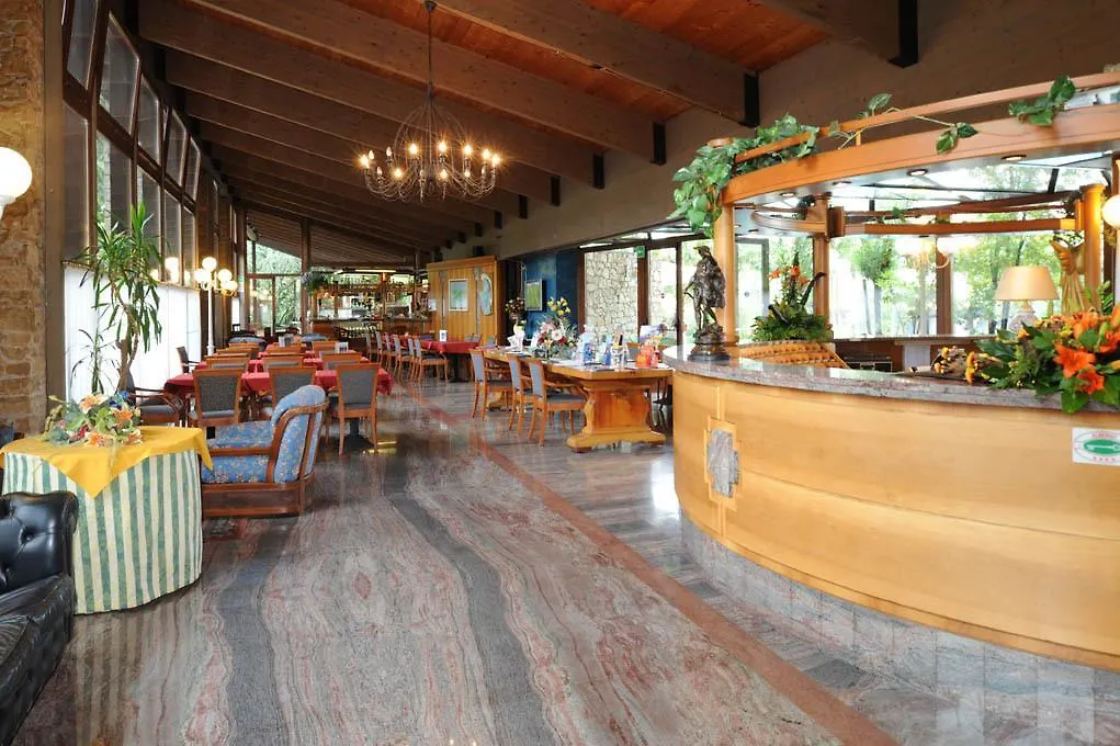 Sporthotel Olimpo Garda  4*, Garda (Verona)